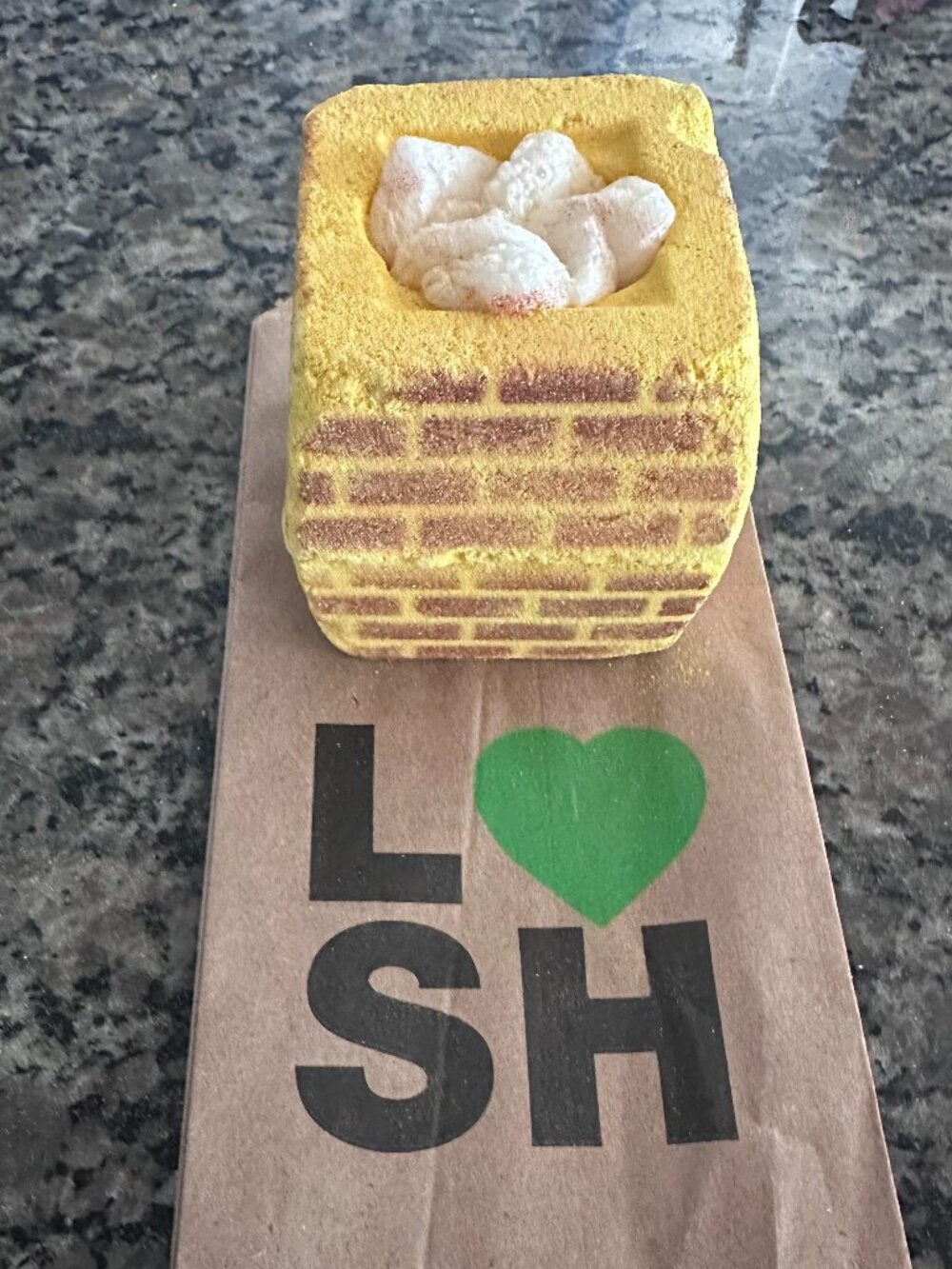 Lush Stuck In The Chimney Bath Bomb